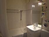 Wannenbad mit Dusche - 
