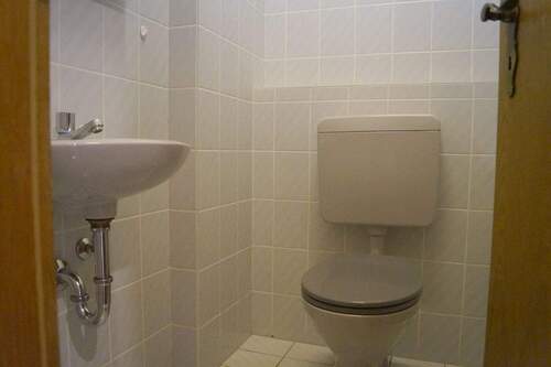 ... zusätzlichem Gäste-WC - 