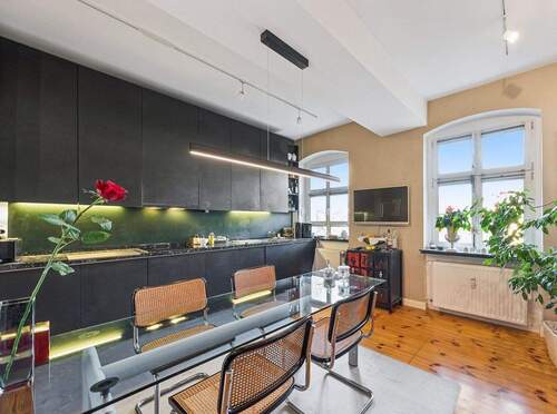 Bild 1 - Sonnendurchflutete, stilvolle Familienwohnung in unmittelbarer Nähe des Rüdesheimer Platzes