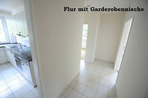Flur mit Platz für Garderobe - 2 Zimmer Etagenwohnung zum Kaufen in Buchholz