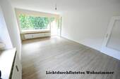 Helles geräumiges Wohnzimmer - 