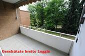 Großzügige Loggia mit Blick ins Grüne - 