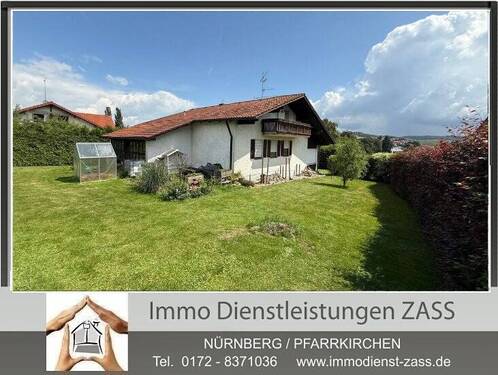 Einfamilienhaus - Egglham - Gut geschnittenes Einfamilienhaus mit 2 Garagen und großen Garten