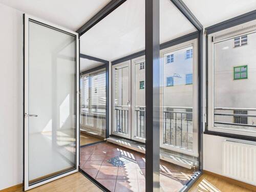 Loggia - Lichtdurchflutete 3-Zimmer-Wohnung mit Süd-Loggia in Münchner Innenstadt