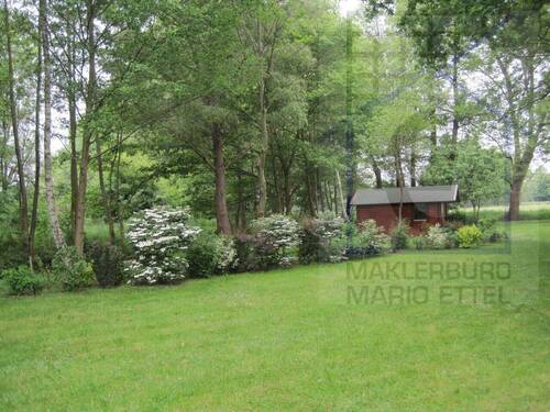 Grundstück mit Gartenhaus - 