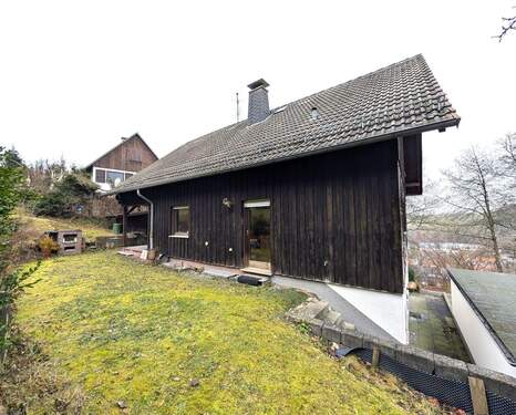 Hauseingang - 5 Zimmer Einfamilienhaus in Frankenberg (Eder)