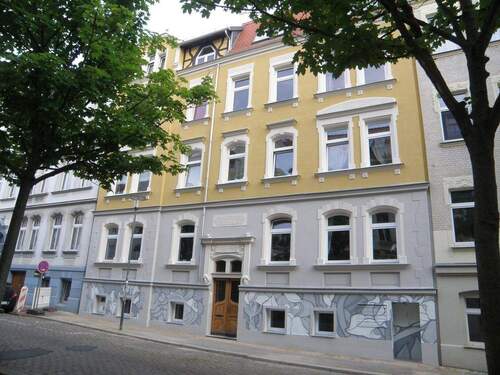 Bild 1 - großzügige 1-Zi.-Whg., Einbauküche, HofSüdgarten