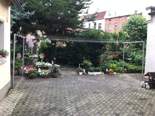 Hof - Mehrfamilienhaus, Wohnhaus in Bernburg