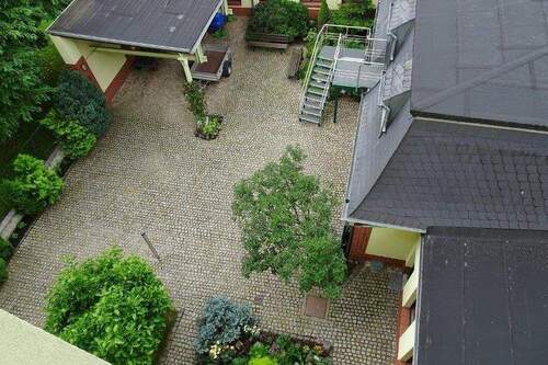 Blick in den Hof (1) (800x533).jpg - 