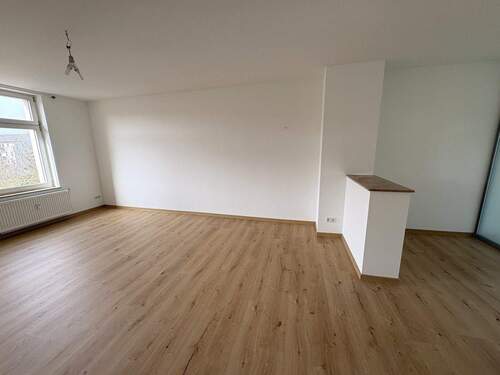 Wohnzimmer 4.JPG - 2 Zimmer Etagenwohnung in Chemnitz