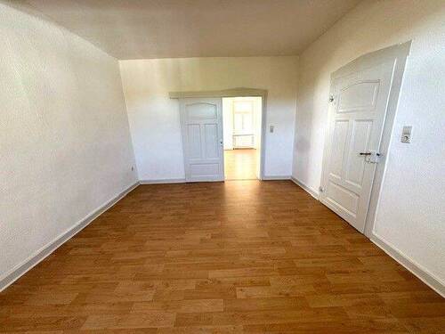 Esszimmer mit Blick zum Arbeitzimmer - 
