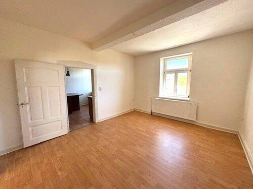 Esszimmer mit Blick zur Küche - 