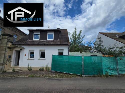 001 - Ein Haus, zwei Möglichkeiten! 69000€ zum Sanieren oder 249000€ zum Einziehen!