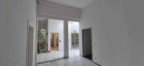 Bild 3 - Halle in Eisingen