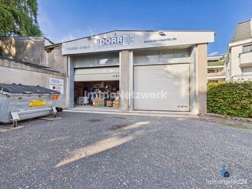 Zufahrt Halle rückwärtig - 