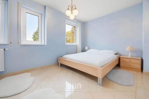 LICHTDURCHFUTETES KINDERZIMMER - 