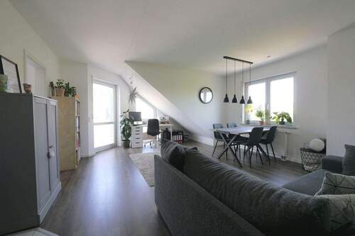 Wohnzimmer - 2 Zimmer Etagenwohnung zur Miete in Taunusstein