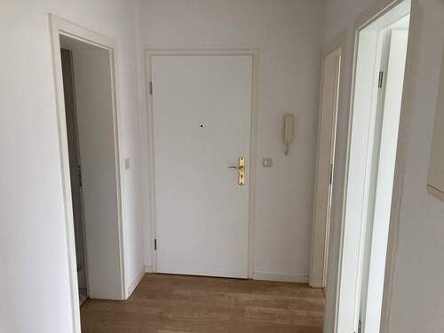 Flur - 2 Zimmer Etagenwohnung in Zwickau