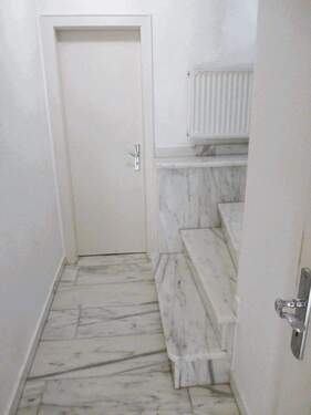 27 UG Flur, Bild 1.JPG - 