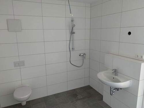 Badezimmer - Etagenwohnung mit 70,00 m² in Kemnath zur Miete