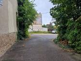 Zufahrt - Mehrfamilienhaus, Wohnhaus in Meerane zum Kaufen