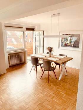 Wohnzimmer - EssbereichStühle2 - Ab 01.02.2026 Vollmöblierte Traumwohnung am Kanal in Münster - WG-, SinglePaar-, Familiengeeignet