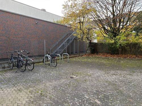 Fahrradplatz im Hinterhof - 