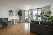Wohnzimmer - 2 Zimmer Etagenwohnung in München
