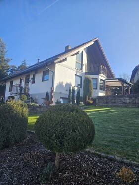Ansicht 1.jpg - Familienfreundliches Haus mit Balkon und Terrasse in Geislingen
