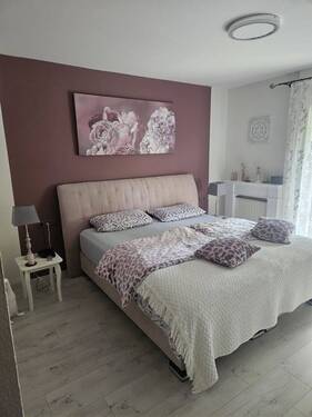 Elternschlafzimmer.jpg - Einfamilienhaus mit 150,00 m&sup2; in Geislingen zum Kaufen