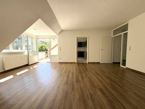 Wohnzimmer - 2 Zimmer Etagenwohnung zur Miete in Bad Zwischenahn
