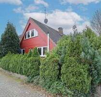Familienfreundliches Holzständerwerkhaus mit Carport und Terrasse in Herzebrock - Herzebrock-Clarholz