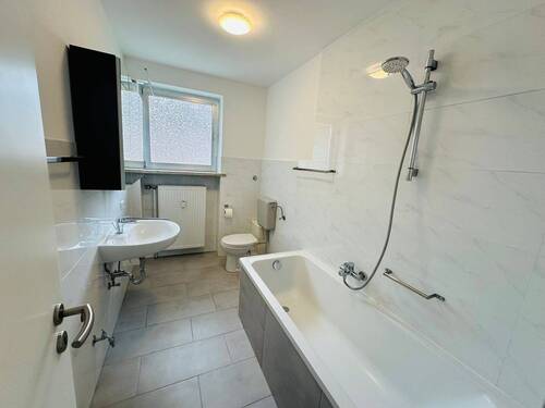 Badezimmer - 3 Zimmer Etagenwohnung zur Miete in Munster