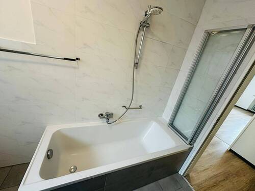 Badewanne - 3 Zimmer Etagenwohnung in Munster