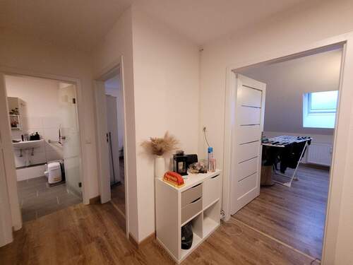 Flur II baugleiche Wohnung.jpg - 