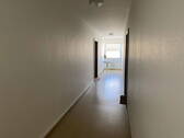 Flur zur Whg. (links) - 