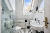 Duschbad im Spitzboden - 