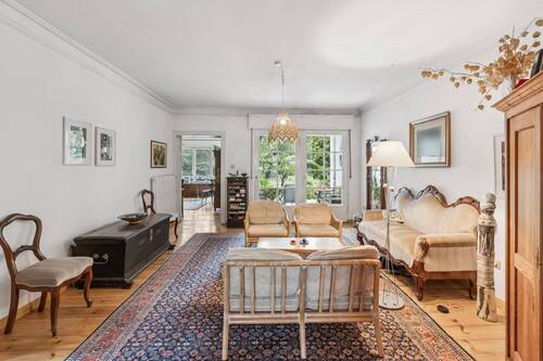 Wohnbereich im Erdgeschoss - 1 Zimmer Doppelhaushälfte in Berlin