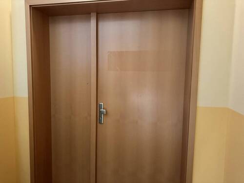 Eingang zur Büroeinheit - 