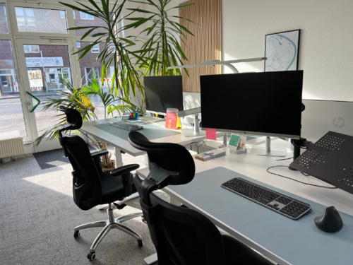 Schreibtischplätze - Dynamische Bürogemeinschaft in Meerbusch: Offene Arbeitsplätze 1 ab sofort