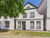 Hauptansicht - Familienglück im Altbaucharme: Kernsaniert, modernisiert und mit Garten in Bad Oldesloe!