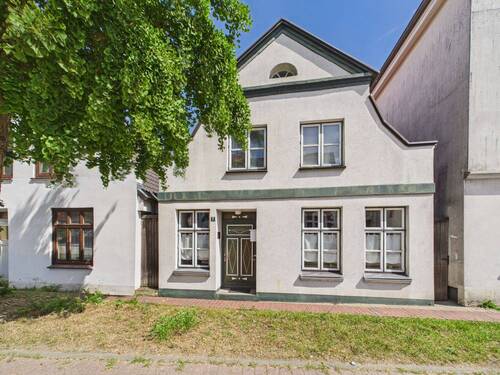 Hauptansicht - Familienglück im Altbaucharme: Kernsaniert, modernisiert und mit Garten in Bad Oldesloe!
