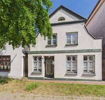 Familienglück im Altbaucharme: Kernsaniert, modernisiert und mit Garten in Bad Oldesloe!