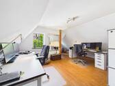 Büro,- o. Kinderzimmer - 