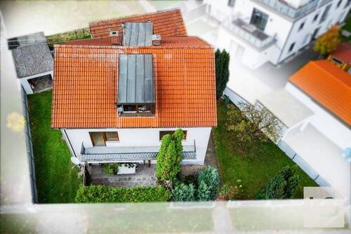 Grundstück mit Drohnenaufnahme - 