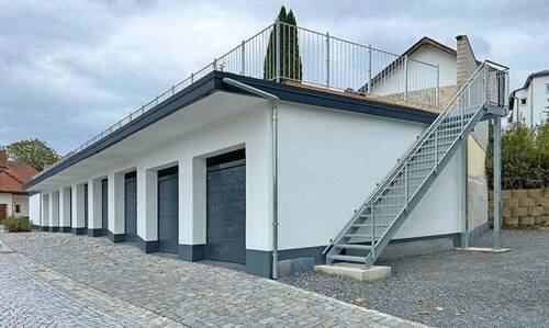 Garagen - Zugang zur Terrasse und Haus - 