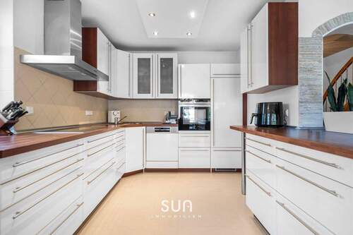 MODERNE & OFFENE KÜCHE - 1 Zimmer Mehrfamilienhaus, Wohnhaus in Neu-Isenburg