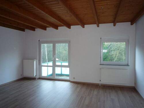 P1480677.jpg - Schöne 3 Raum mit Balkon, Stellplatz und Garage in ruhiger Lage von Meißen