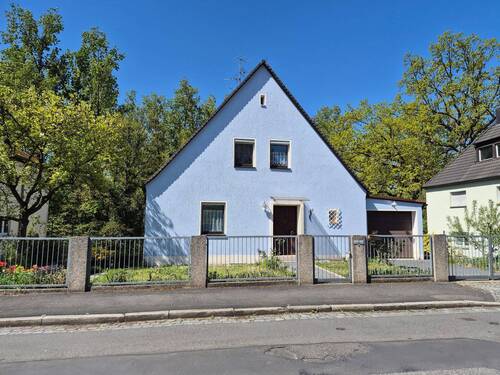 20260429_115359 - Wohnen am Wiesengrund - gepflegtes Familienhaus mit Wintergarten und Gartenidylle