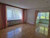 Wohnzimmer mit Zugang - 4 Zimmer Einfamilienhaus in Fürth